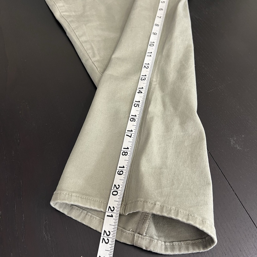 Chicos Girlfriend Slim Leg Capri Crop Pants Size 3 Perfect Stretch Green NEW - Picture 11 of 12